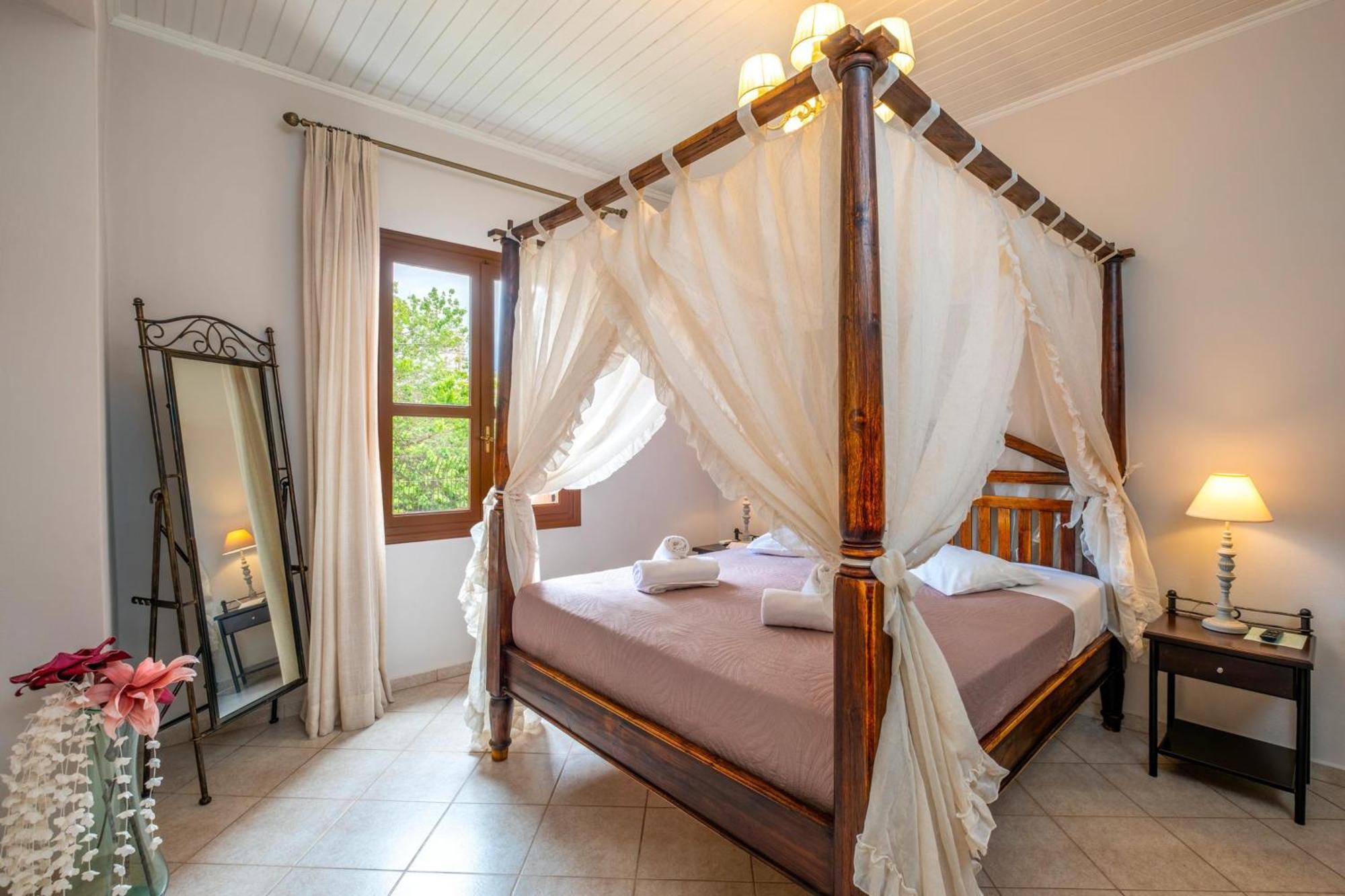 Santa Elena Boutique Rooms خانيا المظهر الخارجي الصورة